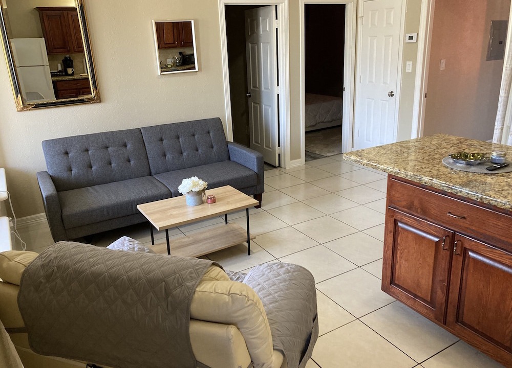 Photo of Livingroom in Midtown