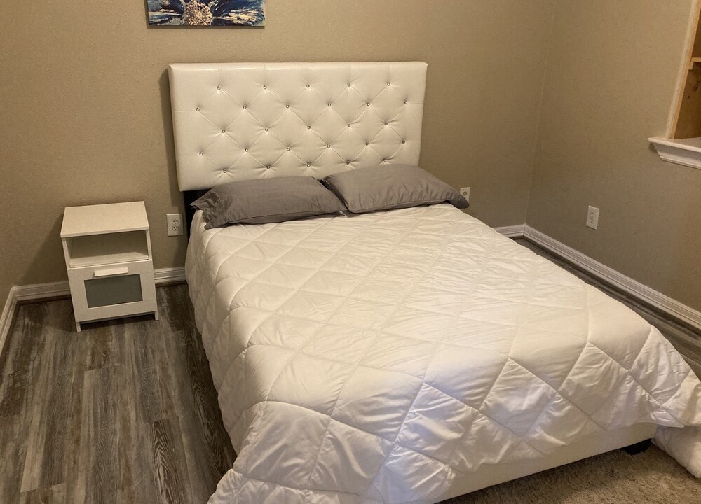 Photo of Bedroom in Midtown