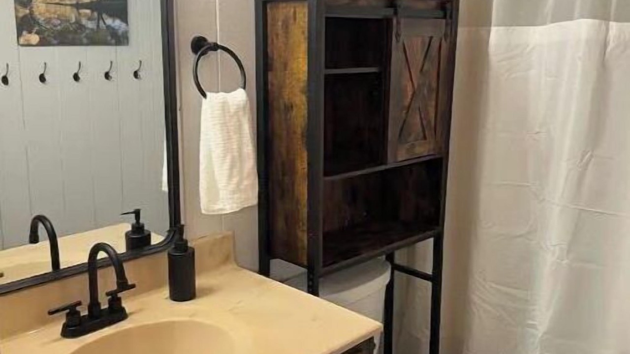 Photo of Bathroom in Pearisburg