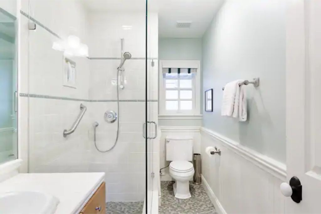 Photo of Bathroom in Encino