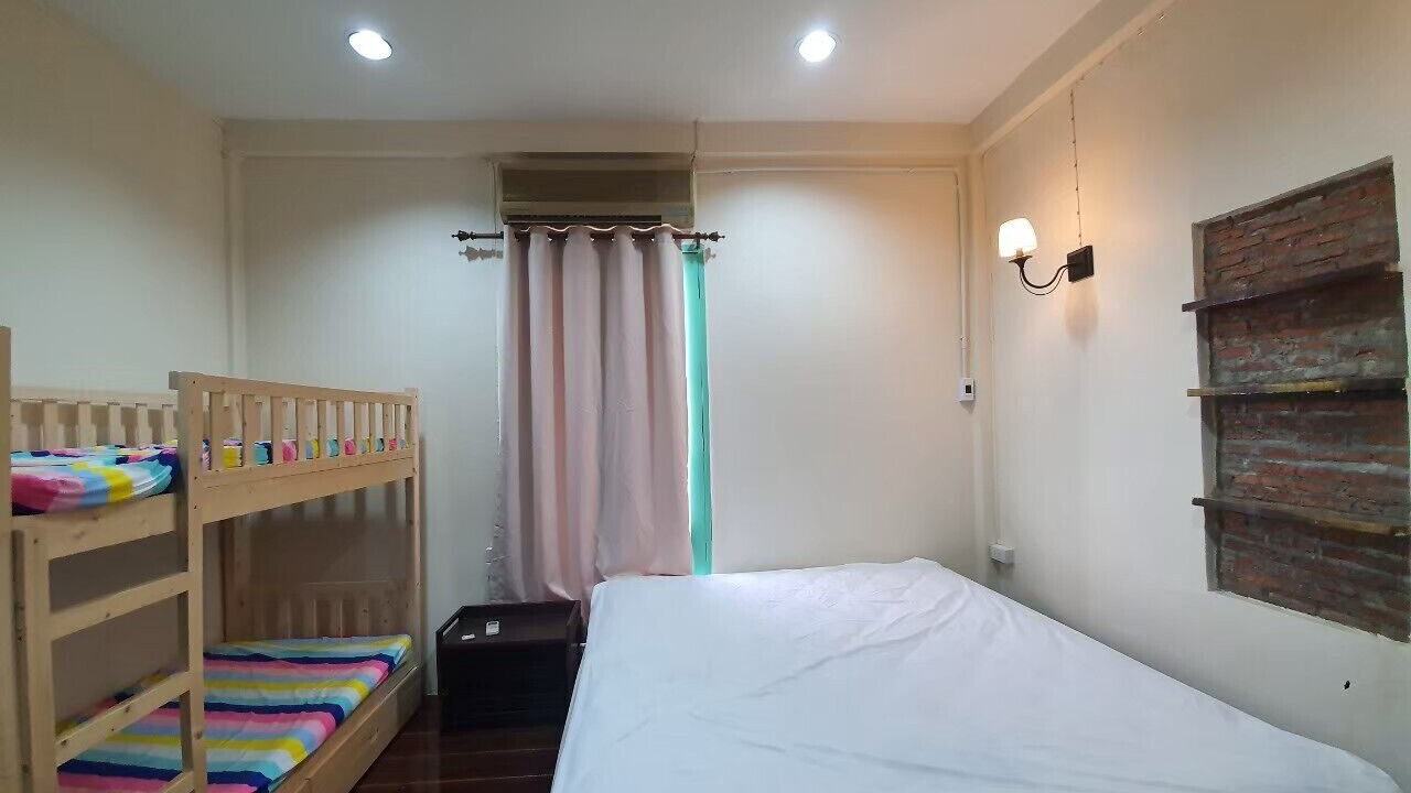 Photo of Bedroom in Bangkok Yai