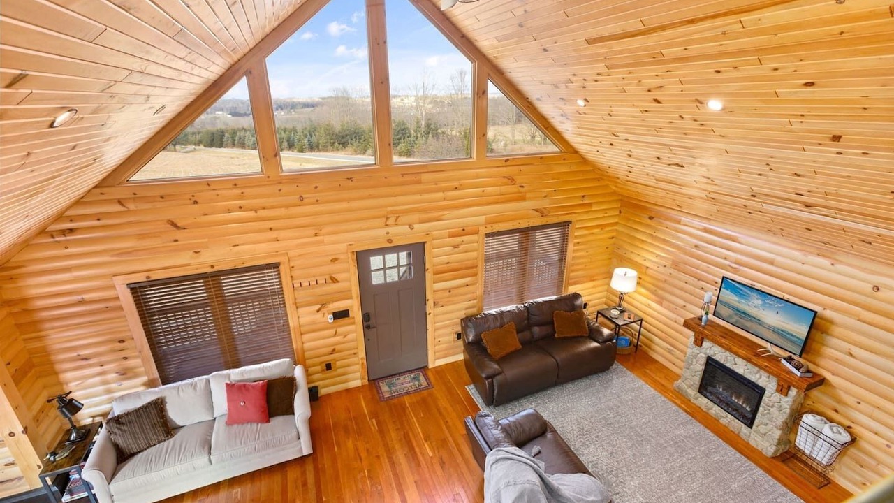 Photo of Livingroom in Roaring Branch
