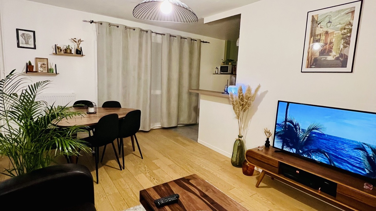 Photo of Livingroom in Beaulieu - Maladrerie - Saint-Paul