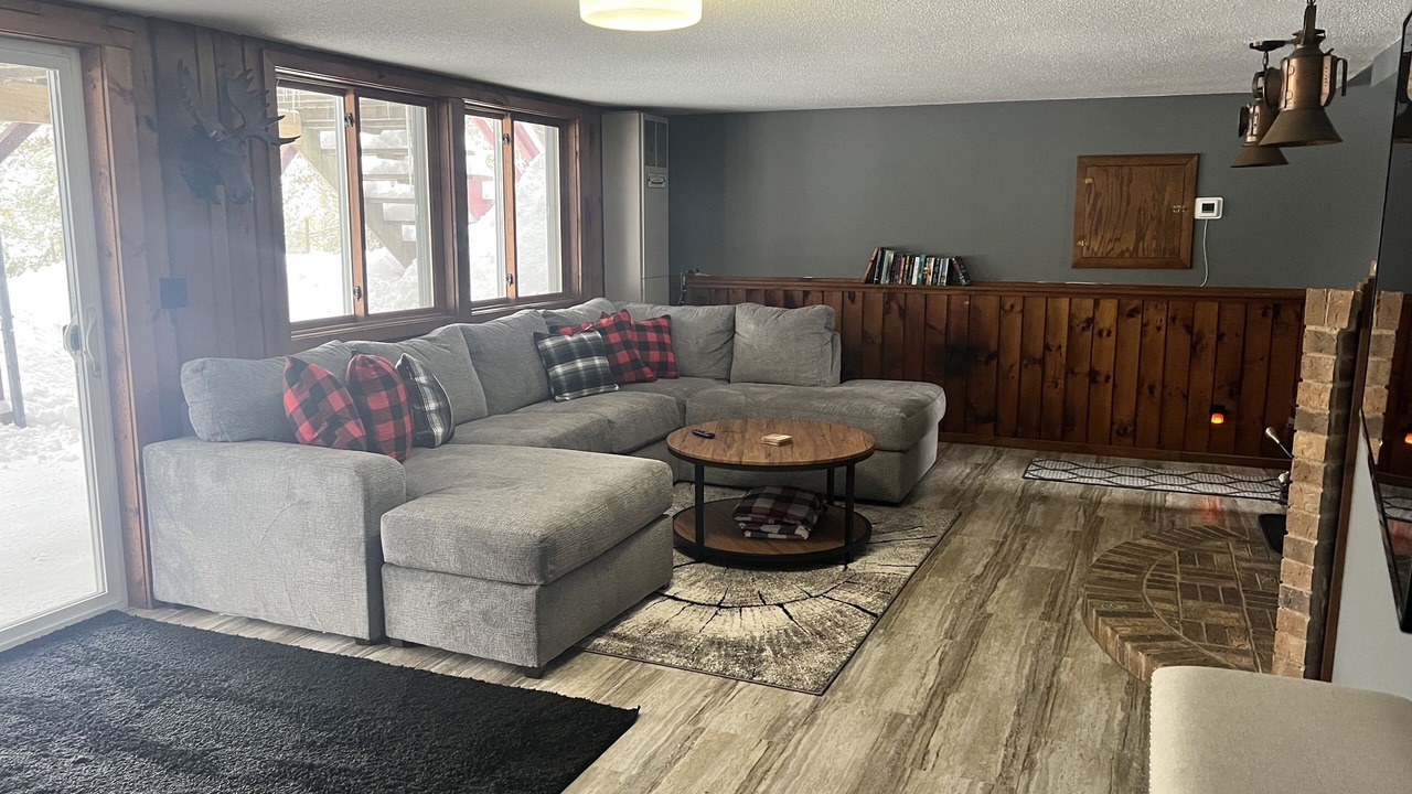 Photo of Livingroom in Eagle River