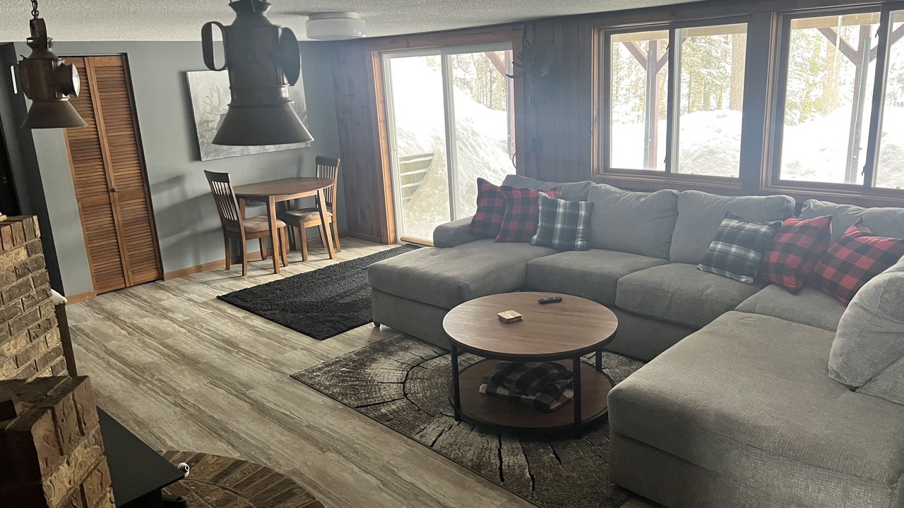 Photo of Livingroom in Eagle River