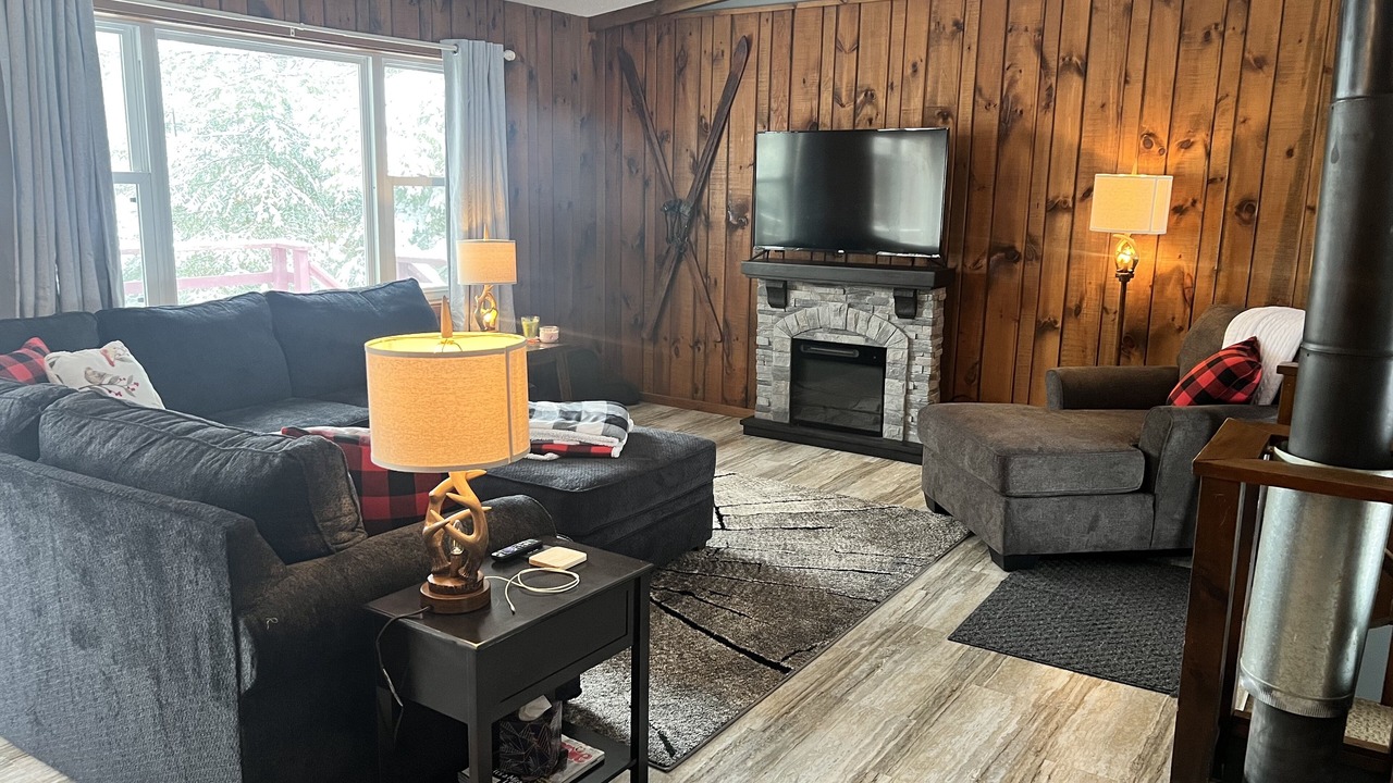 Photo of Livingroom in Eagle River