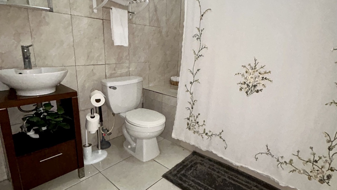 Photo of Bathroom in Eleanor Roosevelt