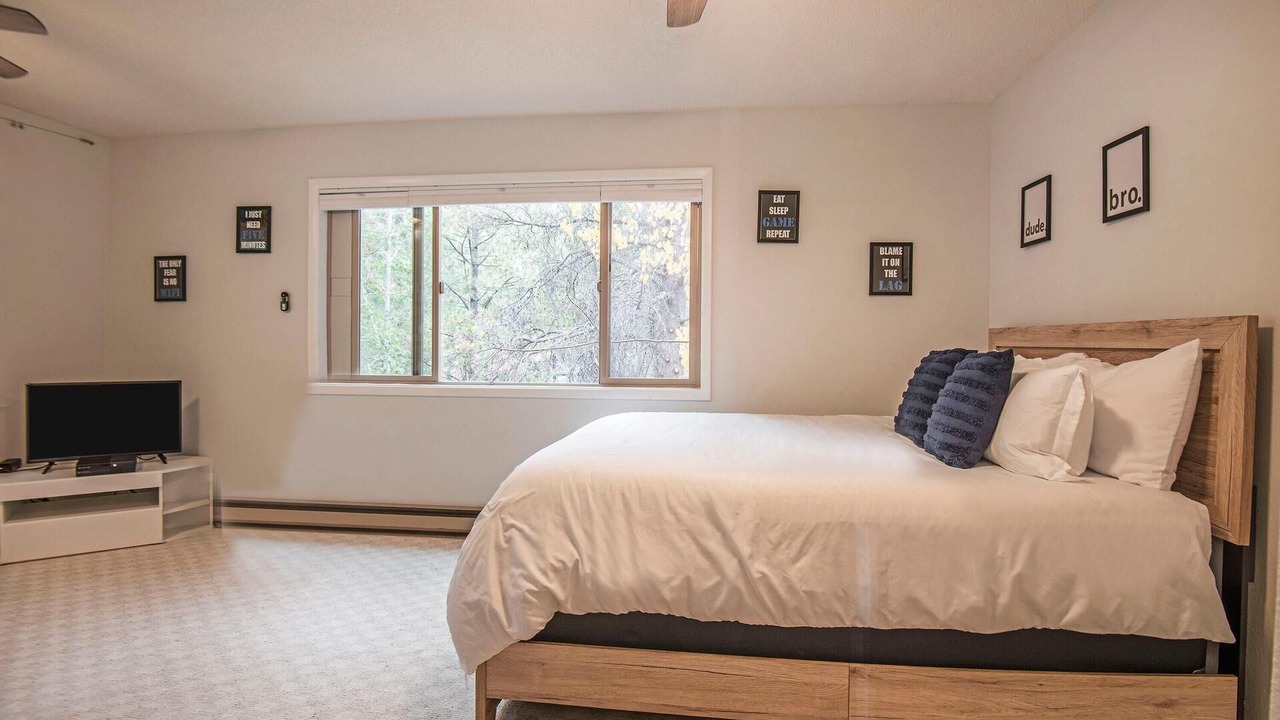 Photo of Bedroom in Sunriver
