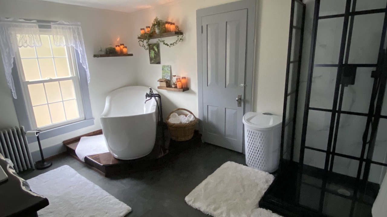 Photo of Bathroom in Hillsgrove