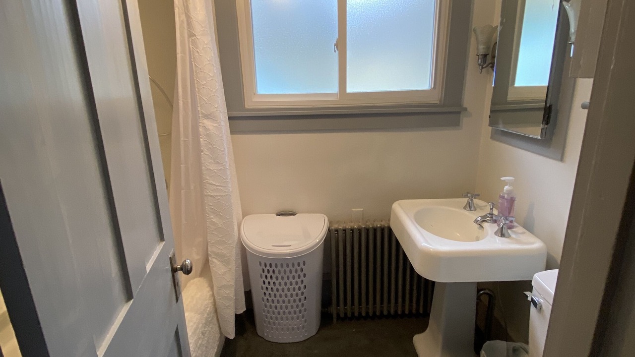 Photo of Bathroom in Hillsgrove