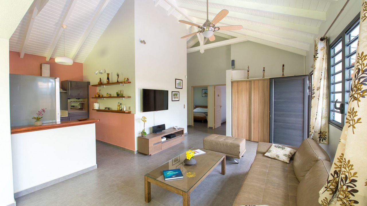 Photo of Livingroom in Circuit 1C1
