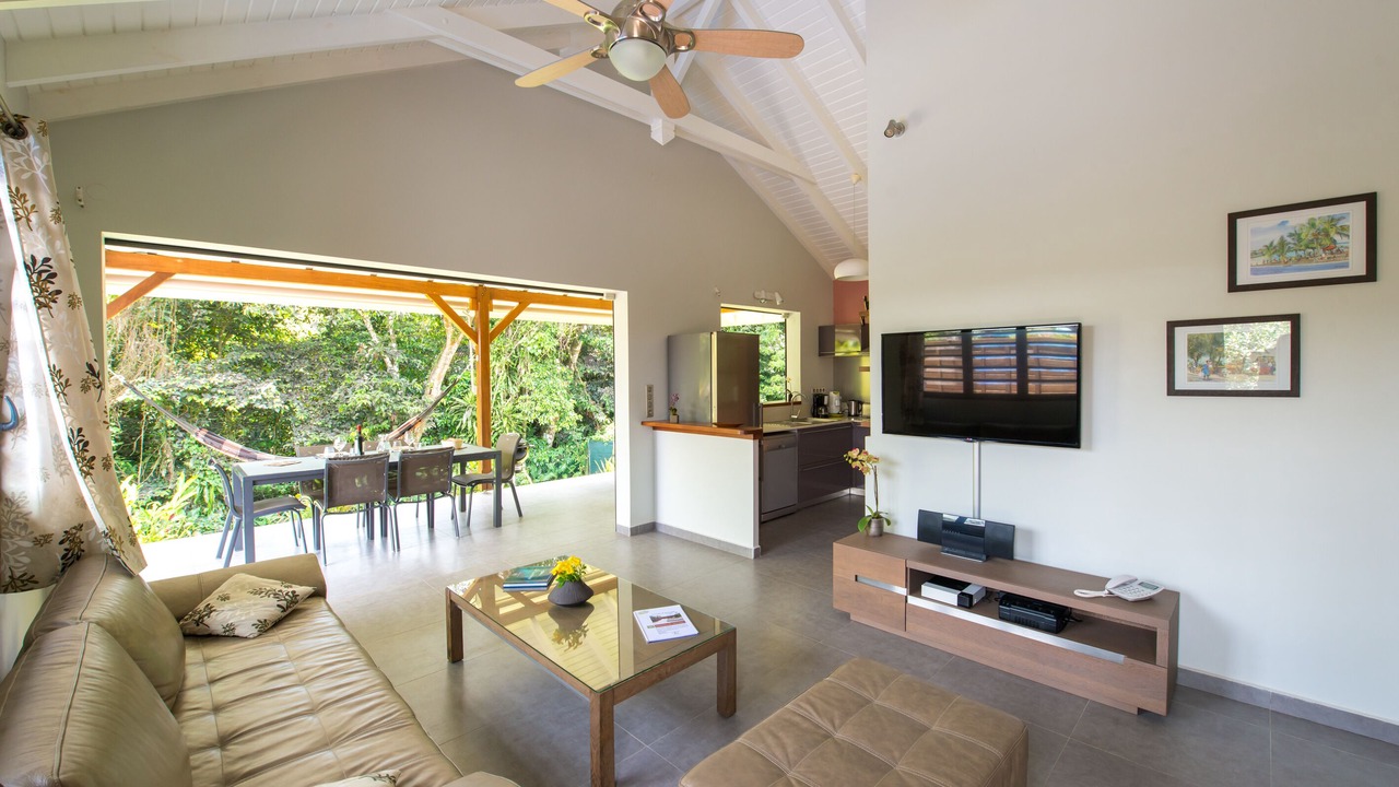 Photo of Livingroom in Circuit 1C1