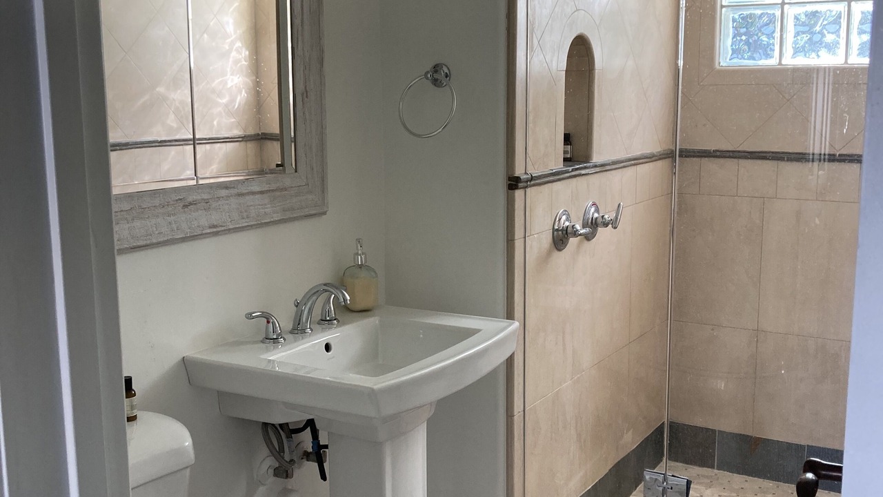 Photo of Bathroom in Del Ray Estates