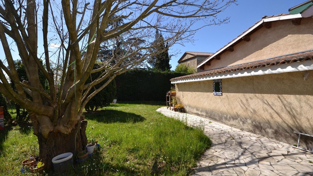 Photo of Outdoor in Alixan