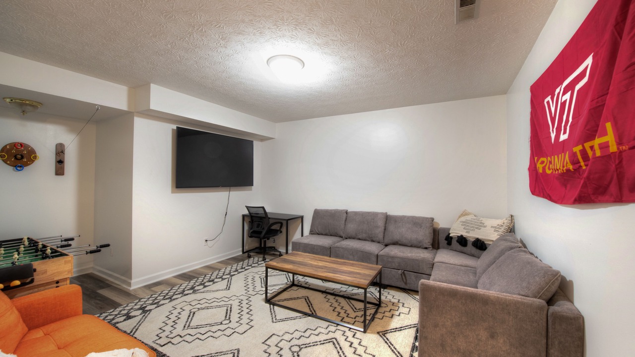 Photo of Livingroom in Blacksburg