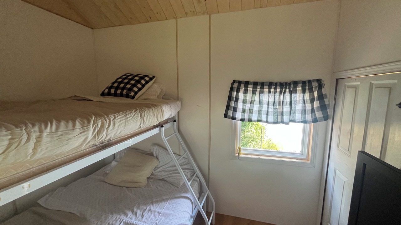 Photo of Bedroom in Deka Lake