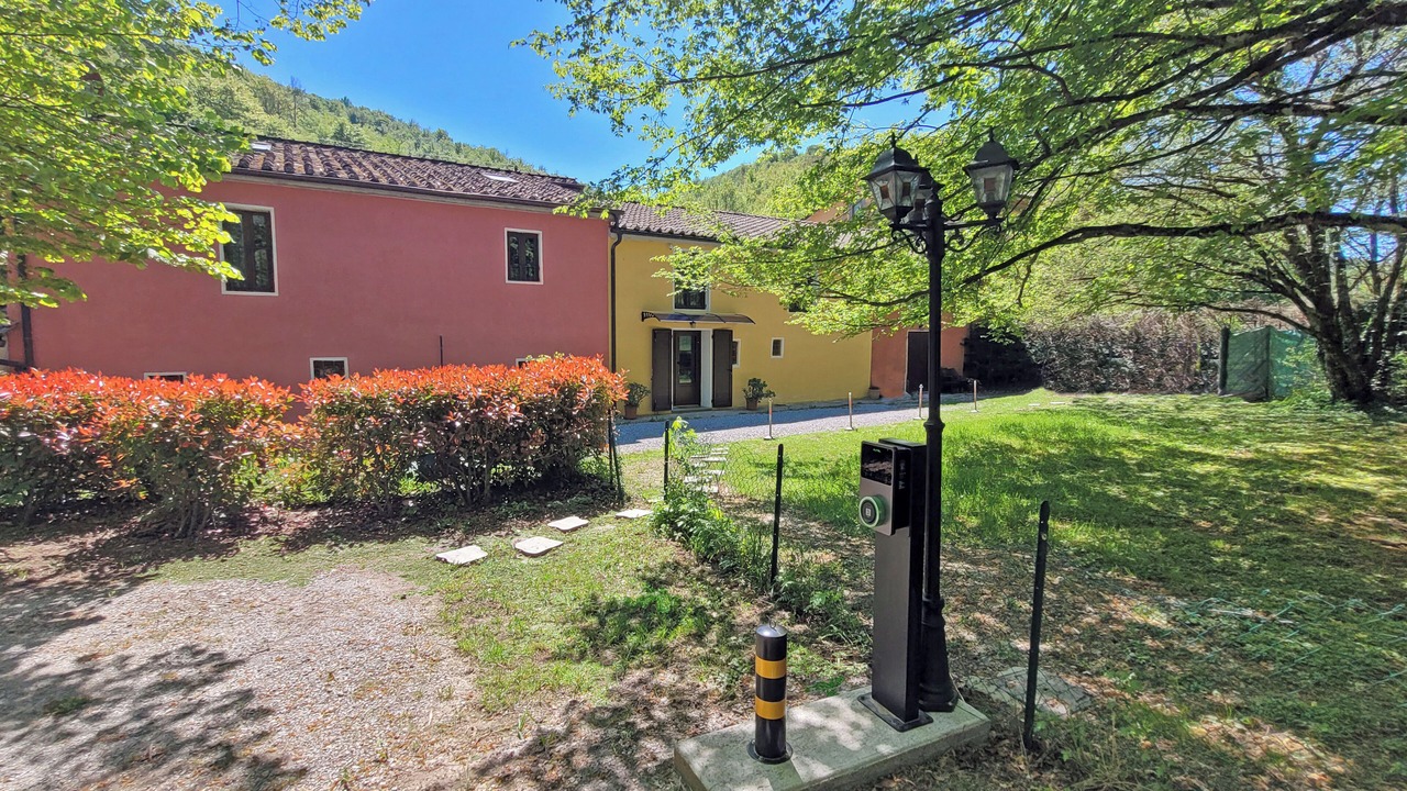 Photo of Outdoor in Saturnana