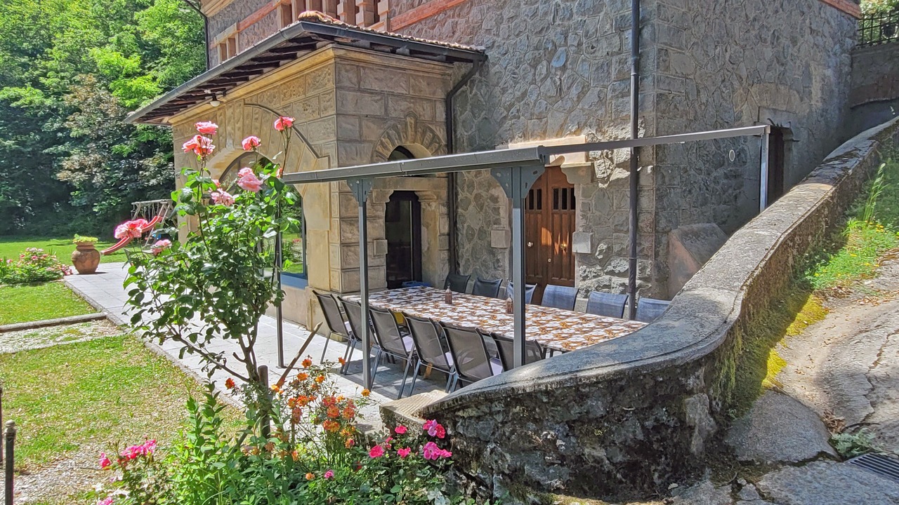 Photo of Outdoor in Saturnana