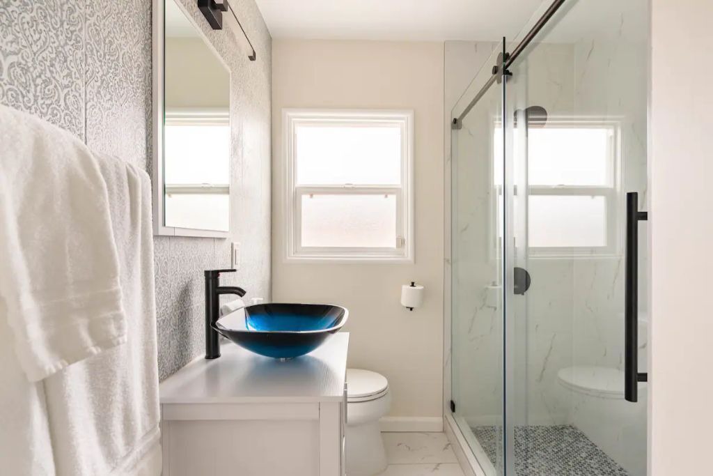 Photo of Bathroom in Del Aire