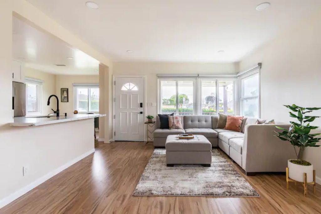 Photo of Livingroom in Del Aire