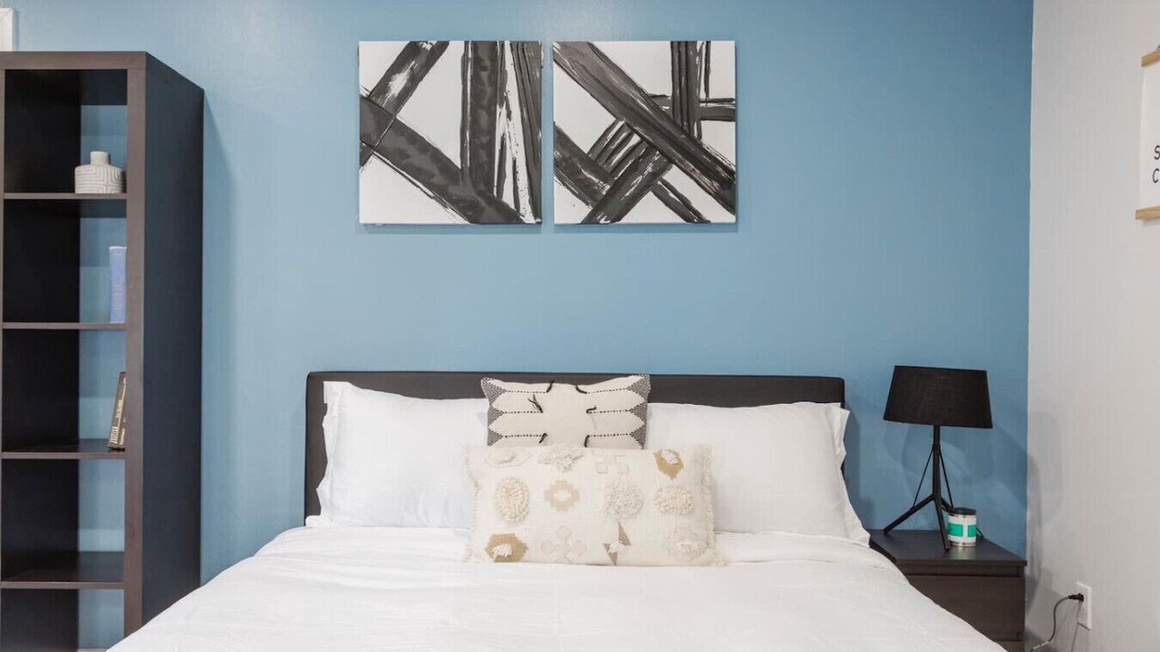 Photo of Bedroom in Valley Village