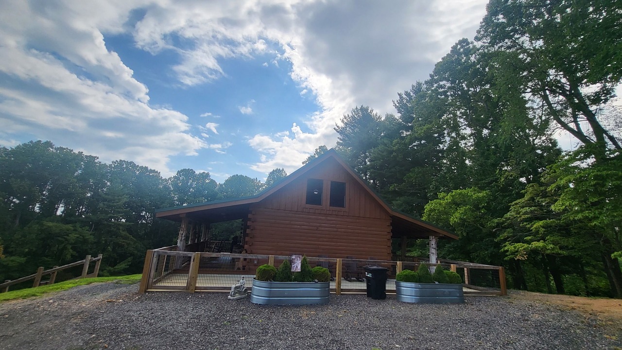 Photo of Outdoor in Austinville