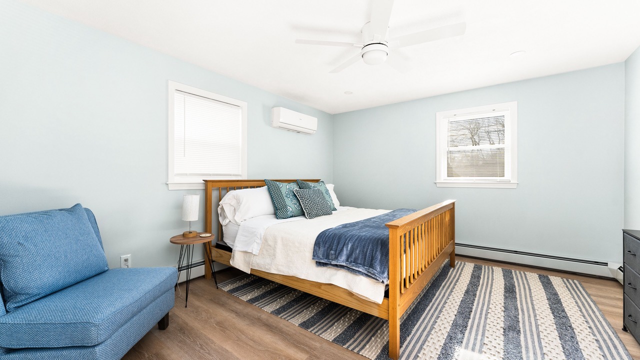 Photo of Bedroom in Saunderstown