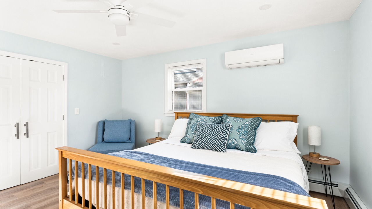 Photo of Bedroom in Saunderstown