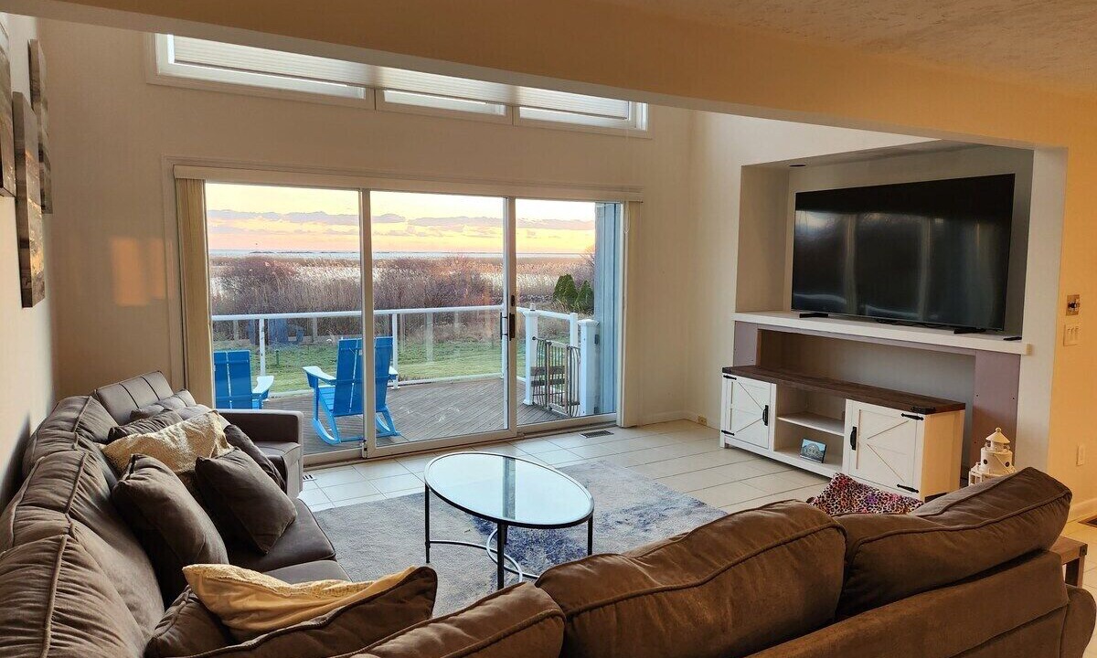 Photo of Livingroom in Point Judith