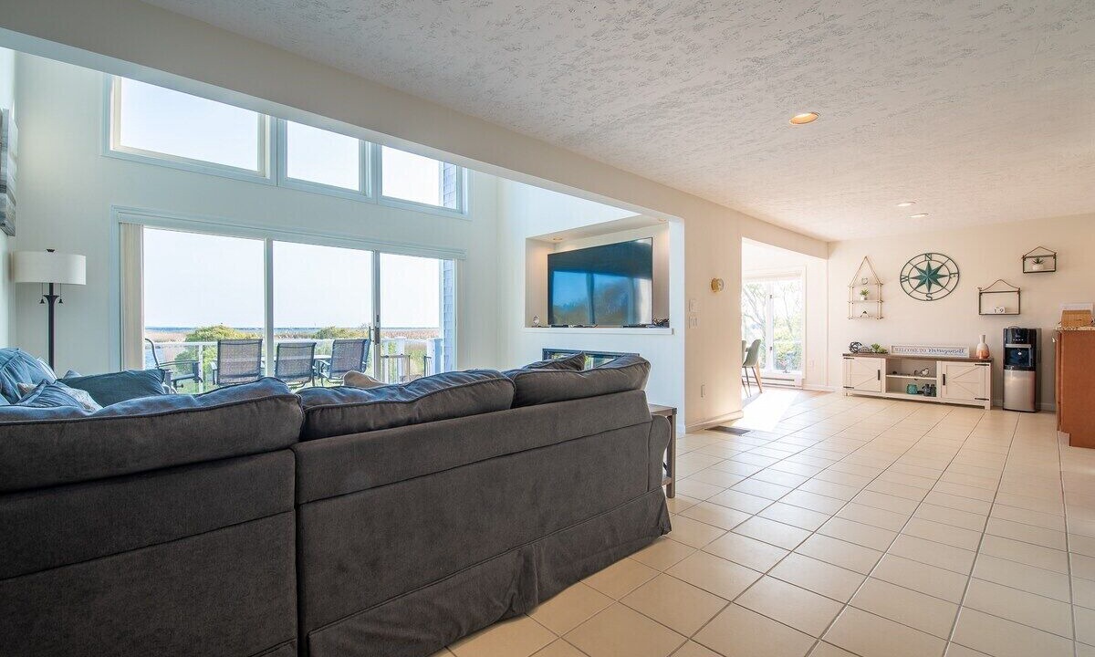 Photo of Livingroom in Point Judith
