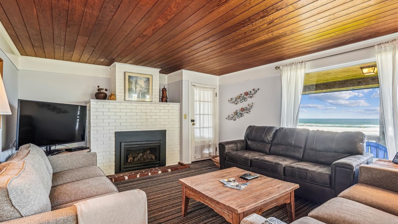Photo of Bedroom in Downtown Cannon Beach