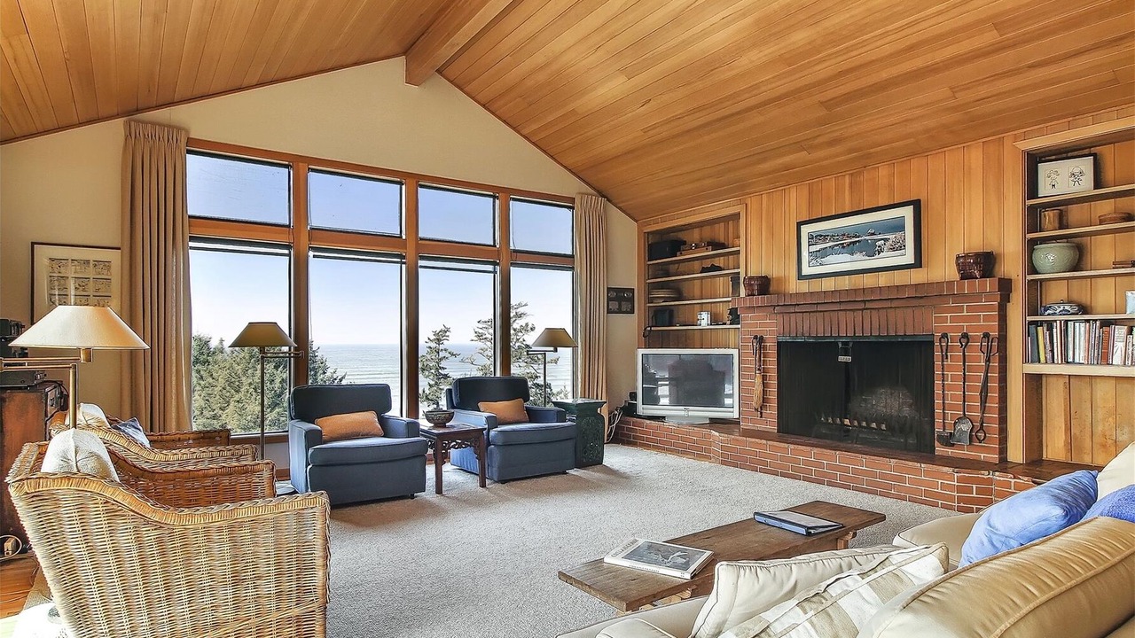 Photo of Bedroom in Cannon Beach
