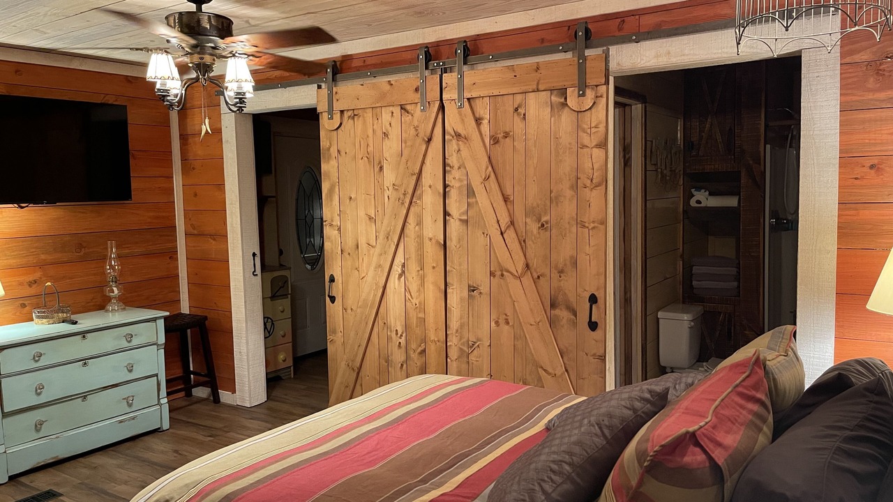 Photo of Bedroom in Hiawassee