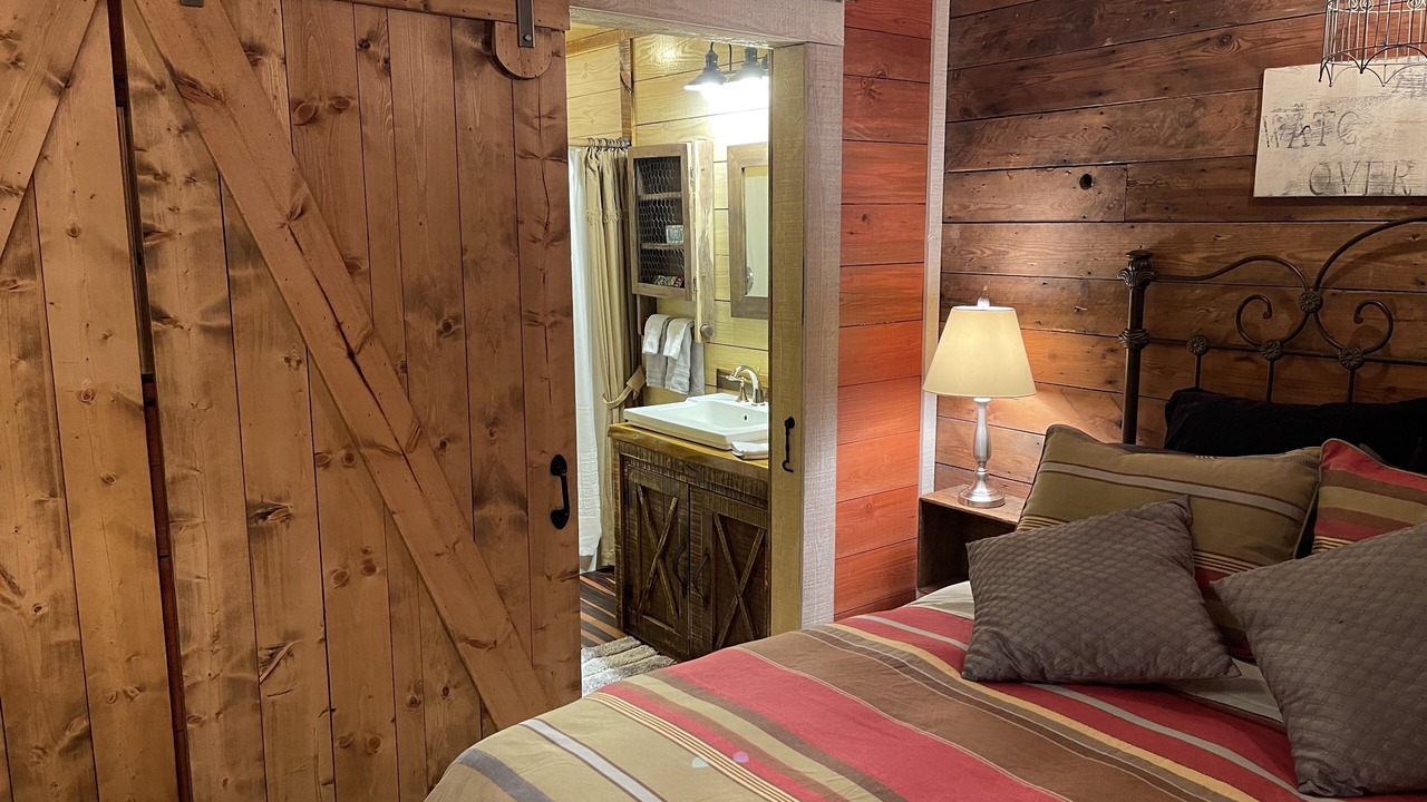 Photo of Bedroom in Hiawassee
