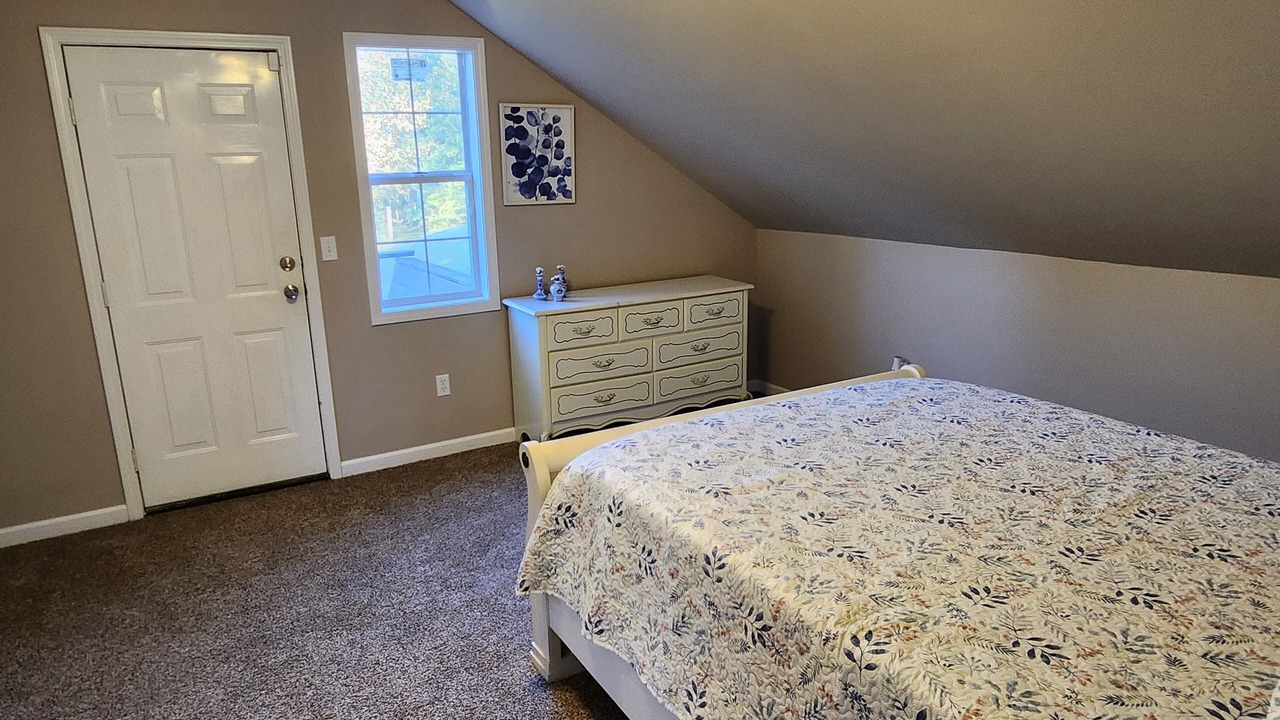 Photo of Bedroom in Guntersville
