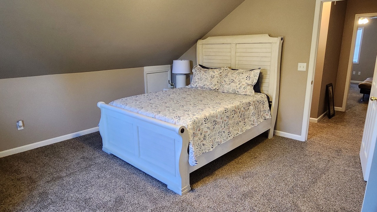 Photo of Bedroom in Guntersville