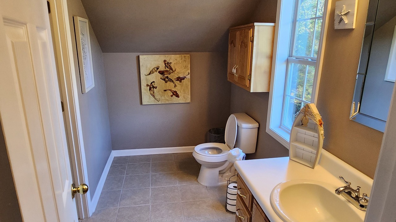 Photo of Bathroom in Guntersville