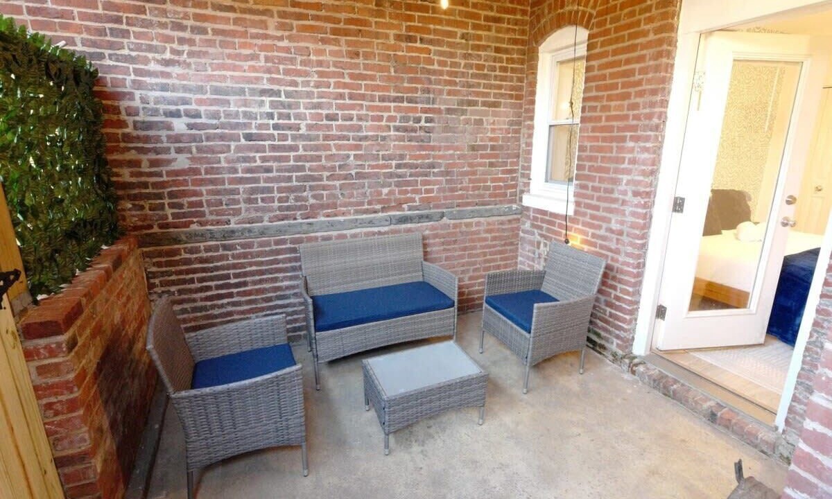 Photo of Outdoor in Shaw