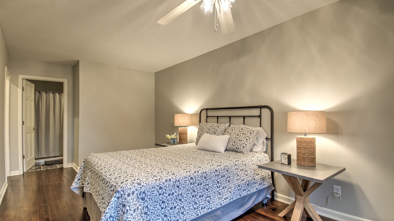 Photo of Bedroom in Lansing