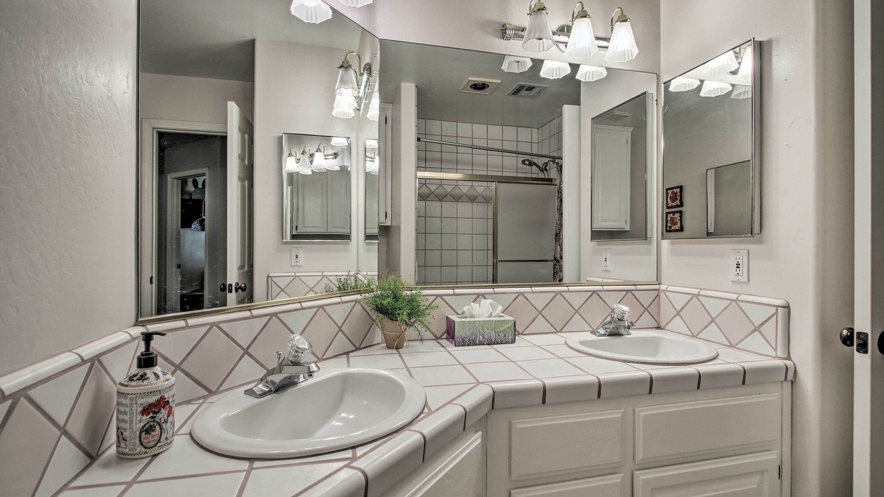 Photo of Bathroom in Tehachapi