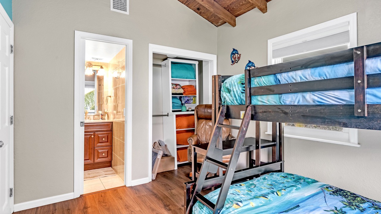 Photo of Bedroom in Breezeswept Beach Estates