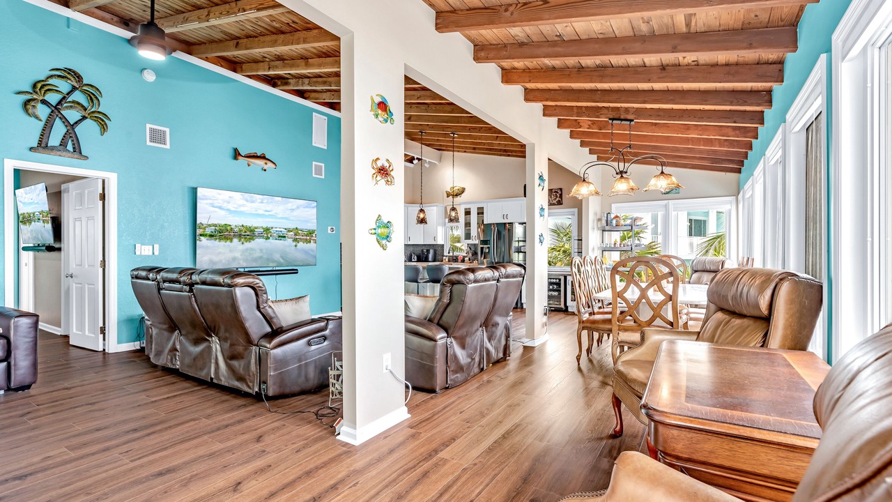 Photo of Livingroom in Breezeswept Beach Estates