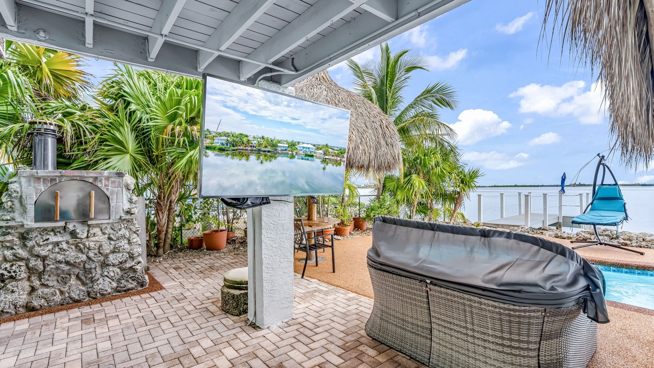 Photo of Patio Balcony in Breezeswept Beach Estates