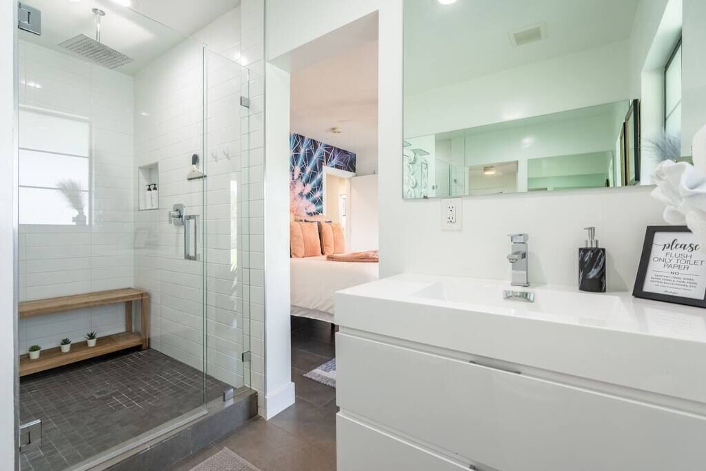 Photo of Bathroom in Fashion Square