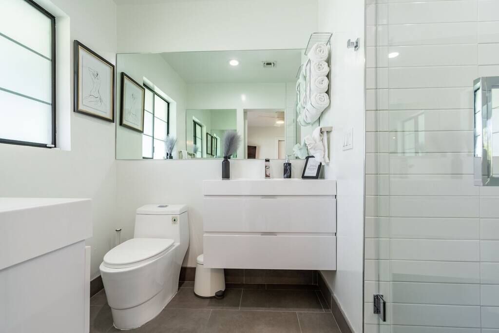 Photo of Bathroom in Fashion Square