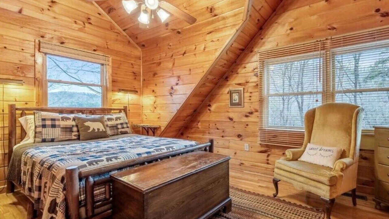 Photo of Bedroom in Necowa Cove