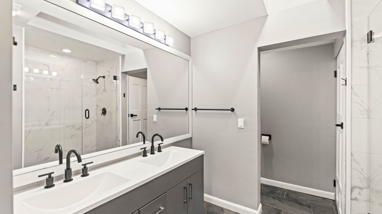 Photo of Bathroom in Winhall