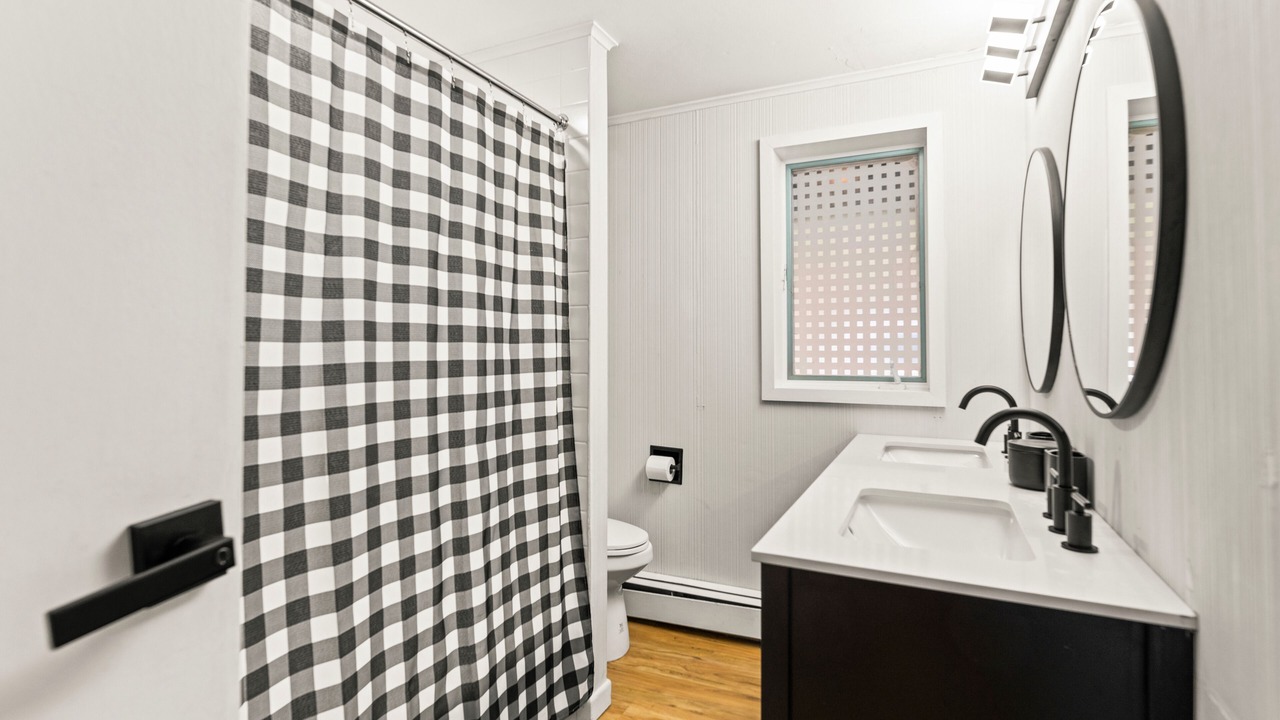Photo of Bathroom in Winhall