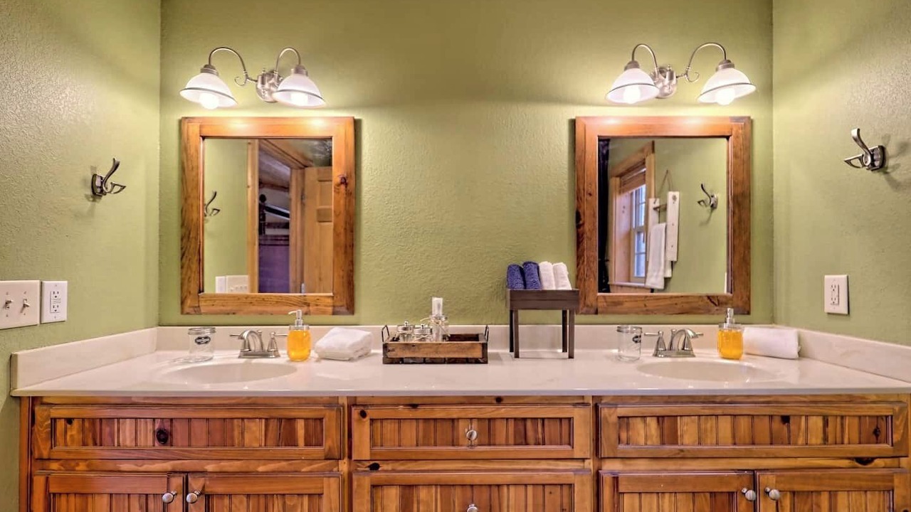 Photo of Bathroom in Hayesville