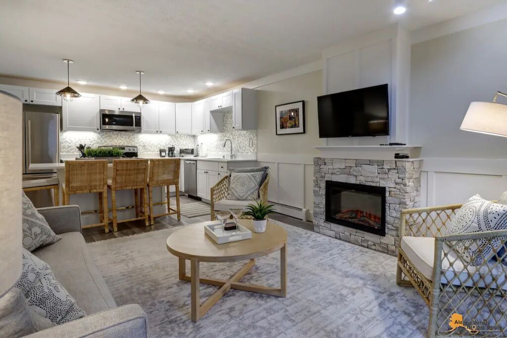 Photo of Livingroom in Midtown Anchorage
